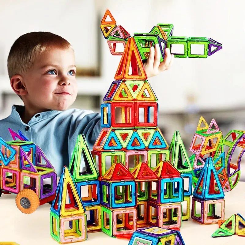 Großes Paket magnetische Bausteine