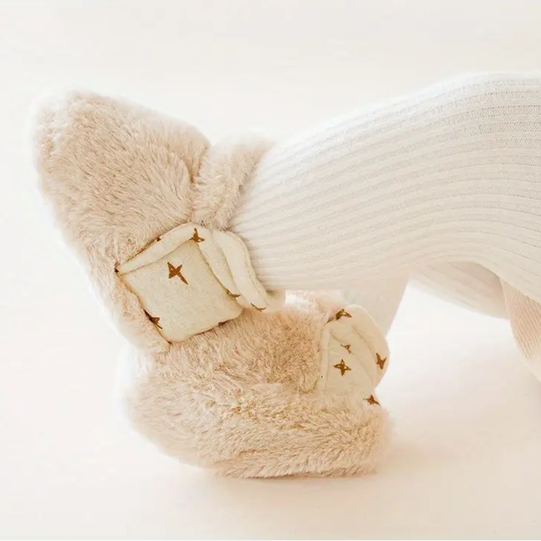 Flauschige Sockenschuhe für Babys